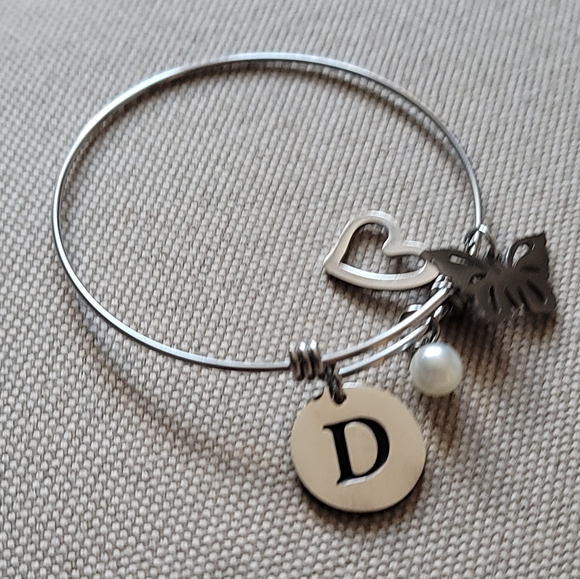 D Initial Wire Bangle Bracelet - Picture 3 of 4